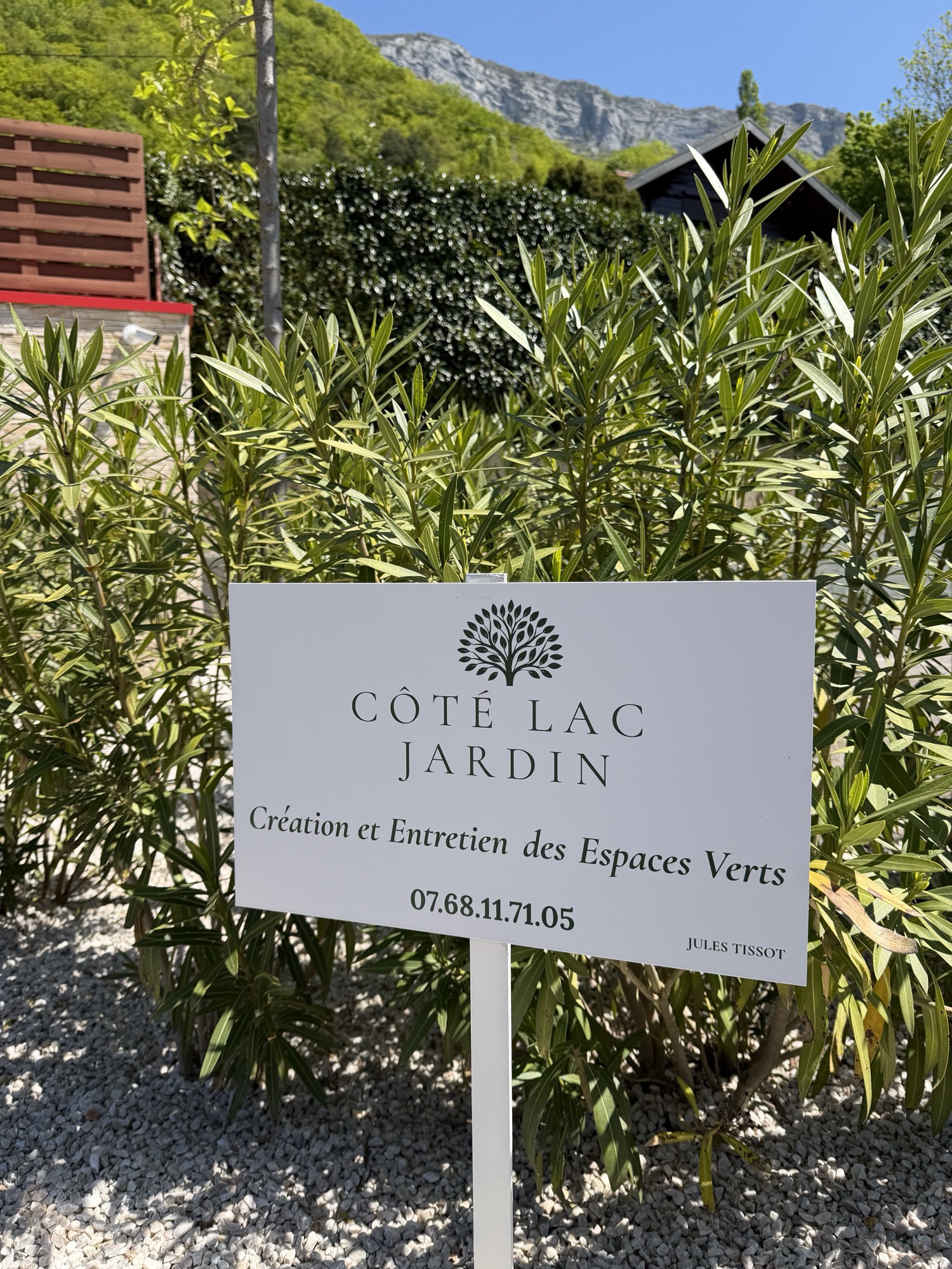 Plantation de lauriers & signalétique — Veyrier-du-Lac